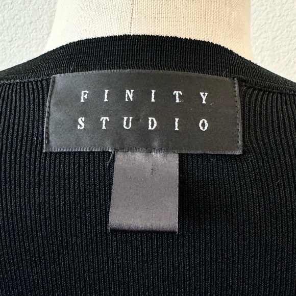 Finity Studio One Button Top Sweater - Picture 2 of 6